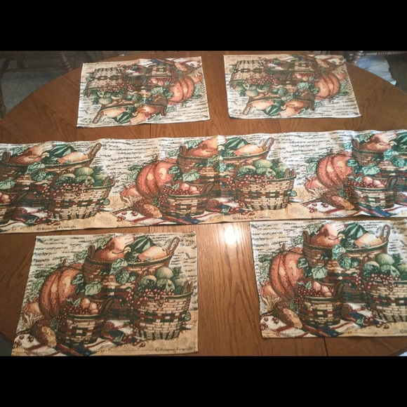 Fall/Thanksgiving Table Runner, 4 matching placemats and floor mat set - Picture 2 of 3